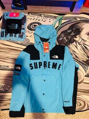 The North Face X Supreme Sky Blue gortex jacket 🔥🔥🔥🔥